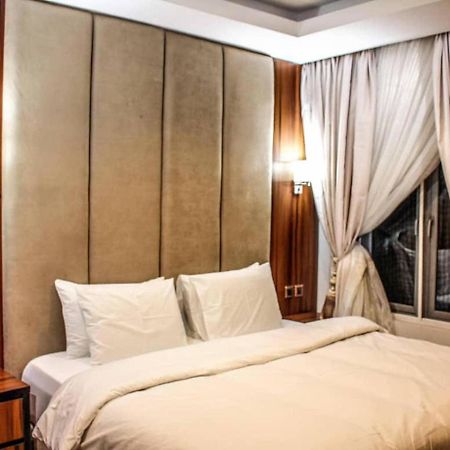 Joshesther Olive Hotel Ikeja Exterior foto
