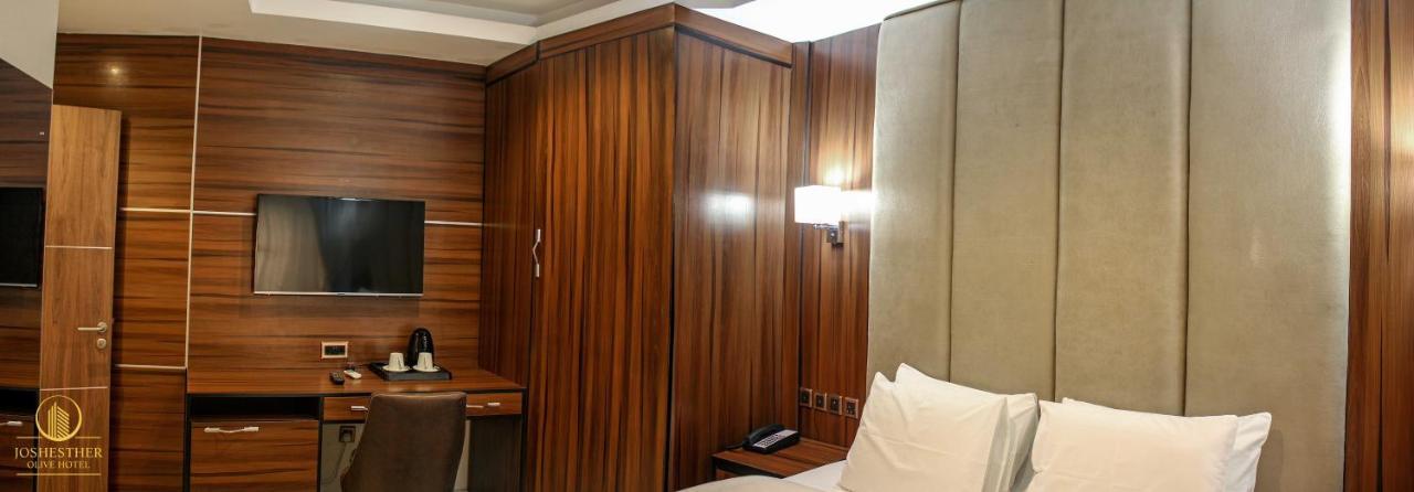 Joshesther Olive Hotel Ikeja Exterior foto