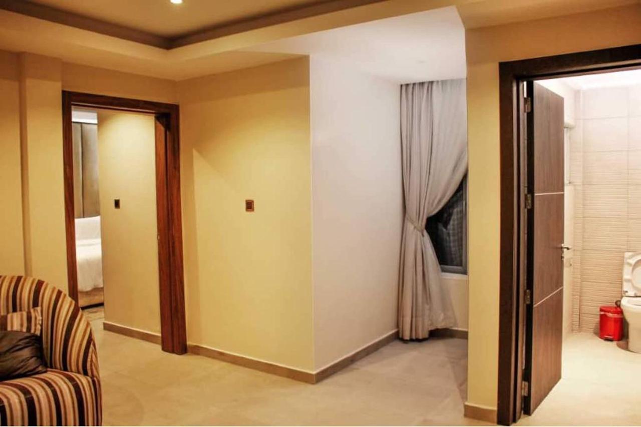 Joshesther Olive Hotel Ikeja Exterior foto