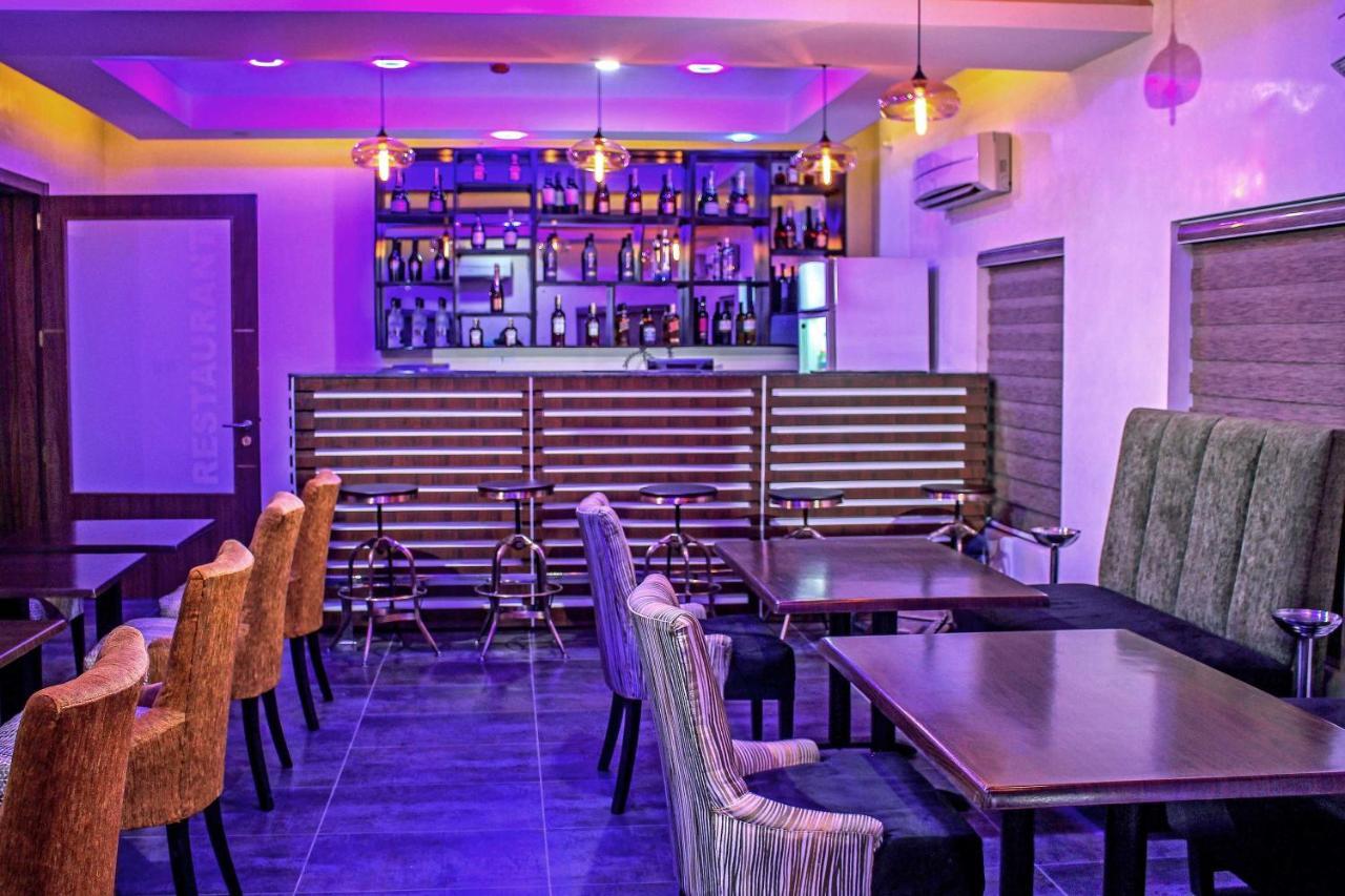 Joshesther Olive Hotel Ikeja Exterior foto
